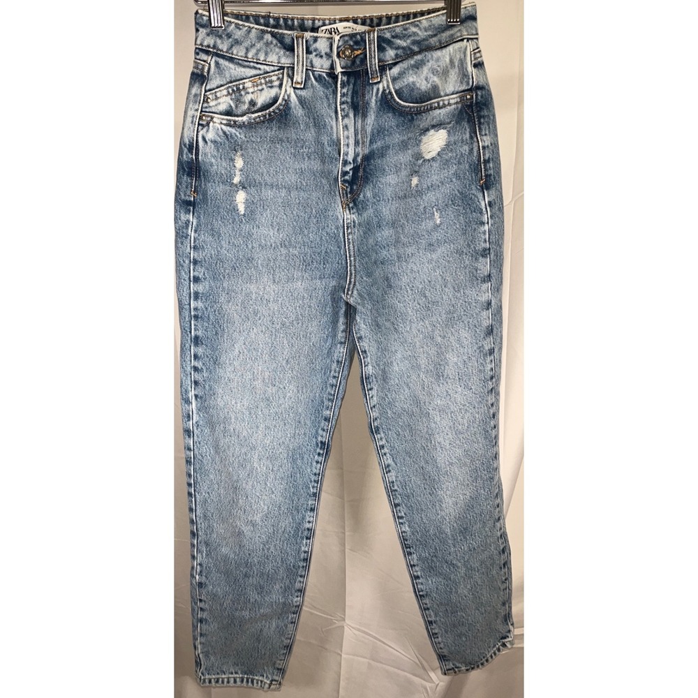 Zara High Waisted Mom Jeans Light Wash Distressed Tapered Denim Size 4 26